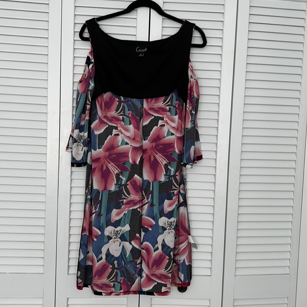 Connected Cold Shoulder 3/4 Sleeve Dress!
FINAL MARKDOWN. - Picture 7 of 7